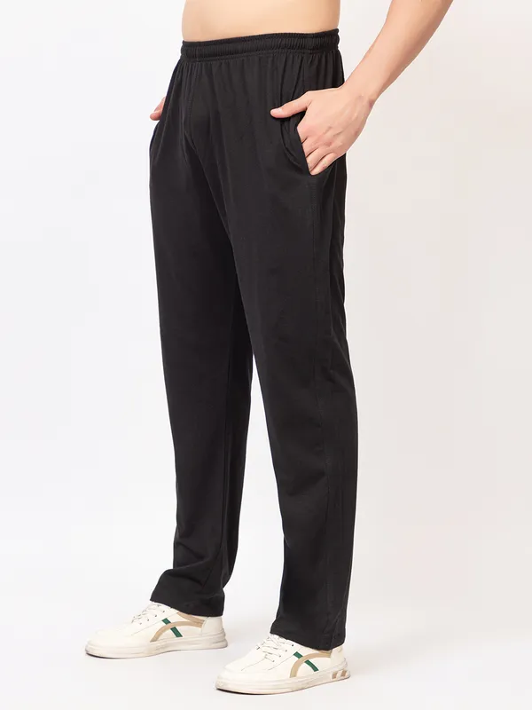 Black_Essential_Regular_Fit_Trackpants