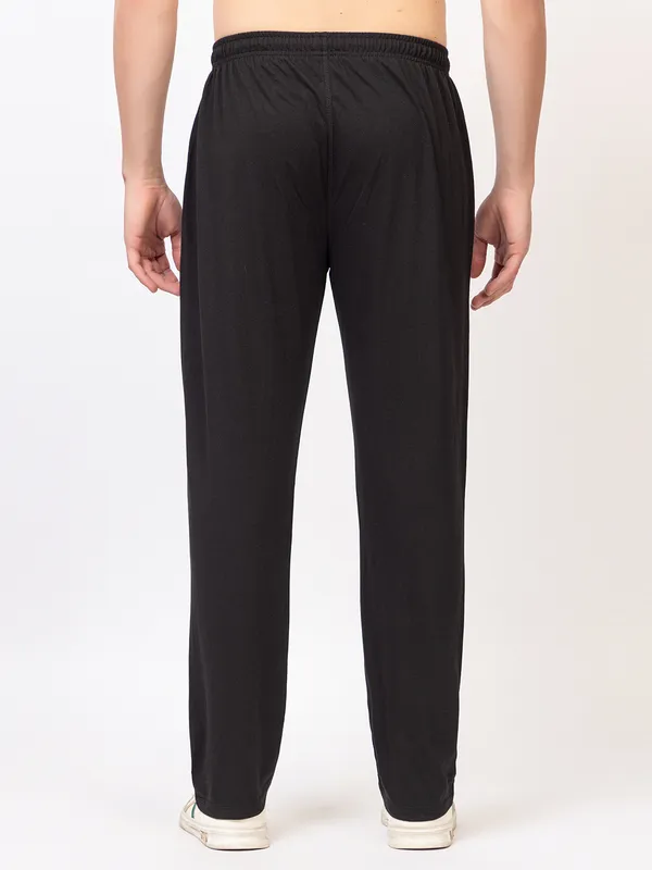 Black_Essential_Regular_Fit_Trackpants