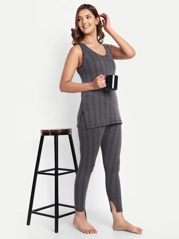 Charcoal_Cotton_Blend_Sleeveless_Thermal_Set_(Top_&_Bottom)_For_Women