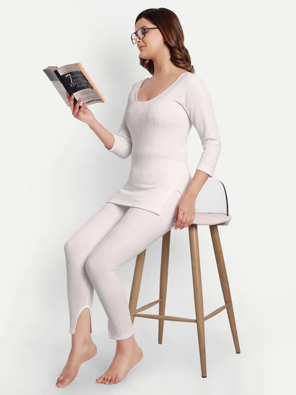 Off-White_Cotton_Blend_Three_Quarter_Sleeves_Thermal_Set_(Top_&_Bottom)_For_Women