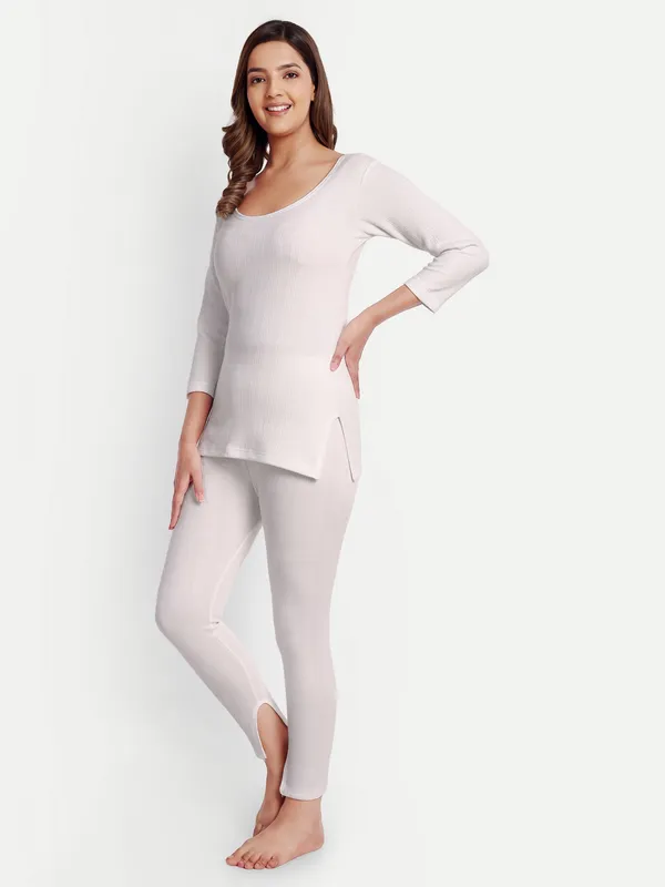 Off-White_Cotton_Blend_Three_Quarter_Sleeves_Thermal_Set_(Top_&_Bottom)_For_Women