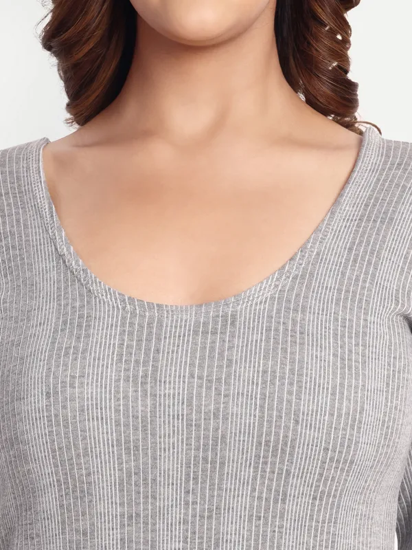 Grey_Cotton_Blend_Three_Quarter_Sleeves_Thermal_Set_(Top_&_Bottom)_For_Women