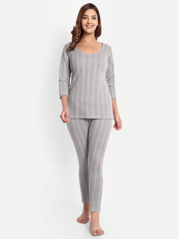 Grey_Cotton_Blend_Three_Quarter_Sleeves_Thermal_Set_(Top_&_Bottom)_For_Women
