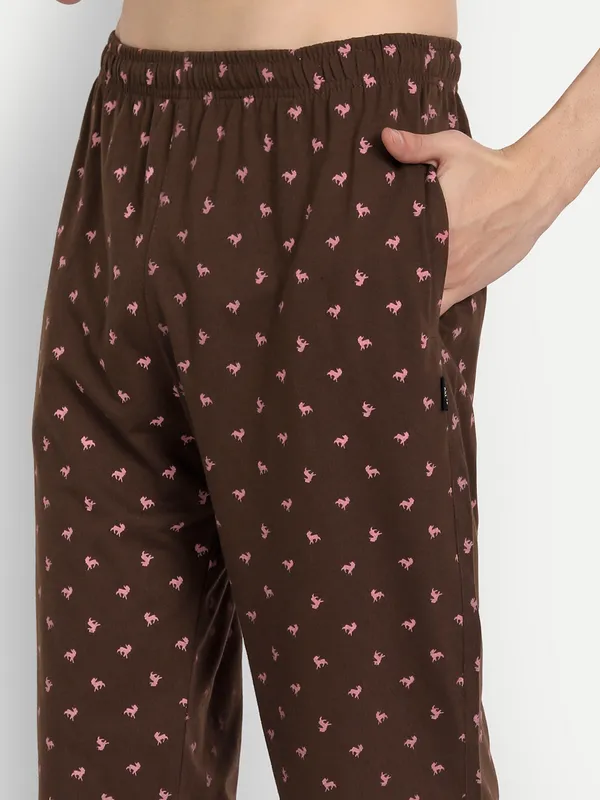 Coffee_Cotton_Blend_Three-Fourths