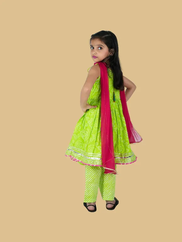 Green_Bandhej_Cotton_Suit_Set_with_Dark_Pink_Dupatta