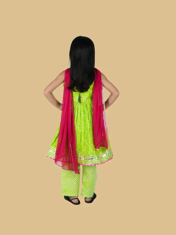 Green_Bandhej_Cotton_Suit_Set_with_Dark_Pink_Dupatta