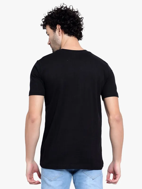 Black_Solid_Cotton_T-Shirt_For_Men
