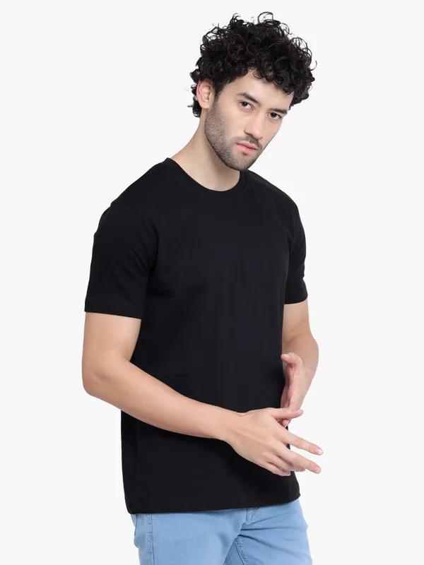 Black_Solid_Cotton_T-Shirt_For_Men