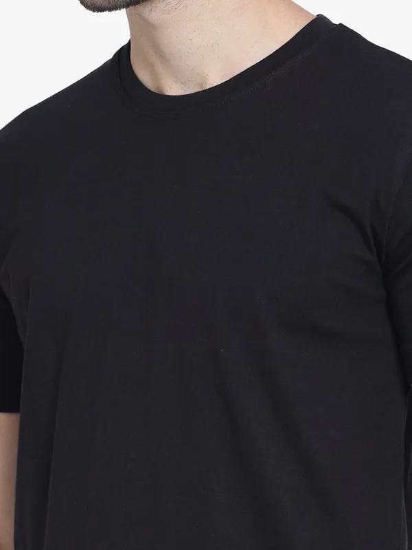 Black_Solid_Cotton_T-Shirt_For_Men