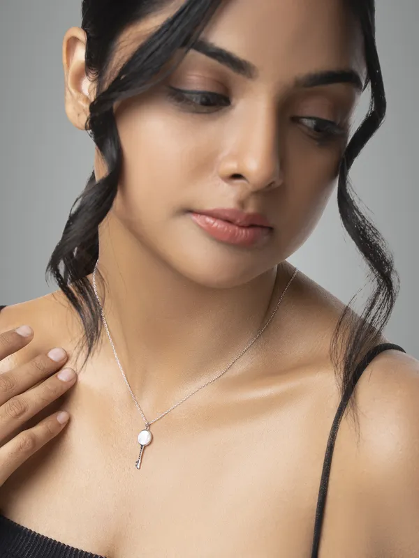 Silver_Premium_Necklace_With_Mop_925ST_Key