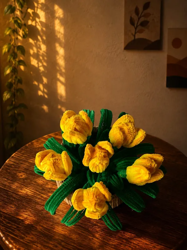 Hind's_Handmade_Pipe_Cleaner_6-Tulip_Pot_–_Cute_Chenille_Stem_Artificial_Flower_Pot,_Aesthetic_Room_Décor,_Eternal_DIY_Floral_Plant_for_Office_Desk,_Birthday_&_Anniversary_Gift