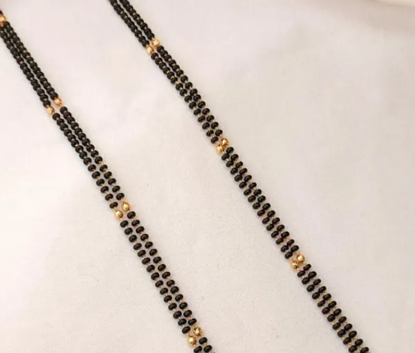 Traditional_Double_Line_Black_Beads_Fancy_Vati_Mangalsutra_with_Gold-Plated_Round_Pendant_and_Red_Beads_Ã¢â‚¬â€œ_30_Inch_Long_Mangalsutra_for_Women