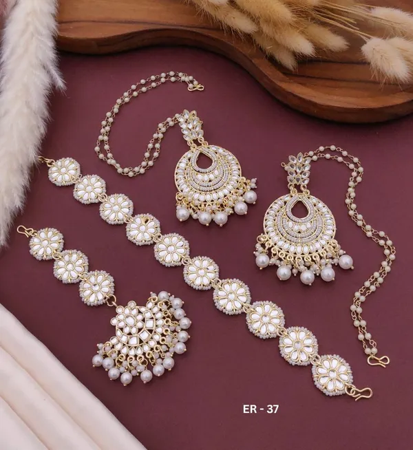 Traditional_Kundan_Pearl_Bridal_Jewelry_Combo_Set_for_Women_Ã¢â‚¬â€œ_Includes_Maang_Tikka,_Earrings_&_Hand_Harness_Bracelet_|_Wedding,_Engagement_&_Festive_Wear_Ethnic_Jewellery