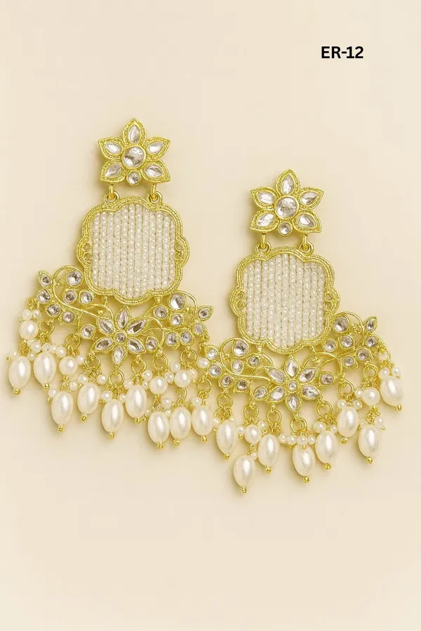 Traditional_Kundan_Pearl_Bridal_Jewelry_Combo_Set_for_Women_Ã¢â‚¬â€œ_Includes_Maang_Tikka,_Earrings_&_Hand_Harness_Bracelet_|_Wedding,_Engagement_&_Festive_Wear_Ethnic_Jewellery