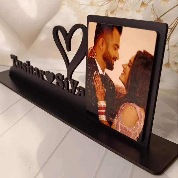 Romantic_Couple_Standy_Photo_Frame_-_Custom_Names_&_Photo_Display