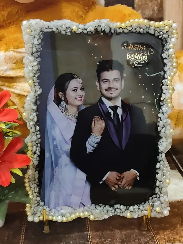Personalized_Resin_Art_Photo_Frame_-_Custom_Photo_&_Decorative_Finish