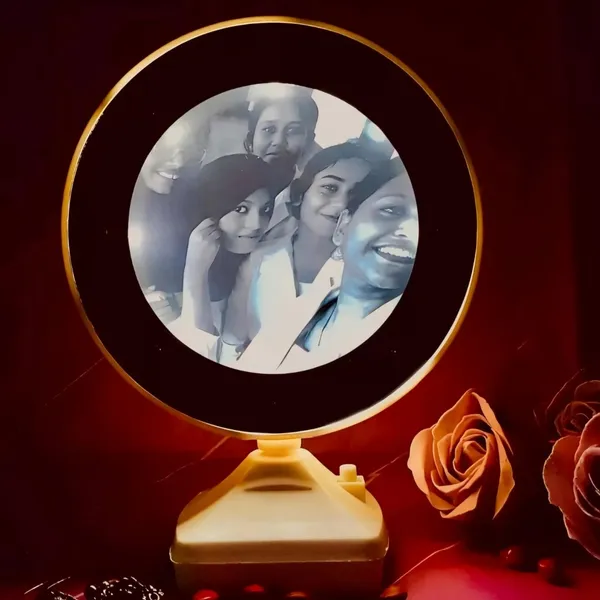 Personalized_Photo_Magic_Mirror_-_Turns_Photo_On_With_Led_Light