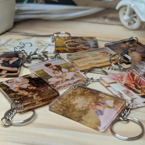 Vibrant_Photo_Acrylic_Keychain_-_Custom_Image_Display