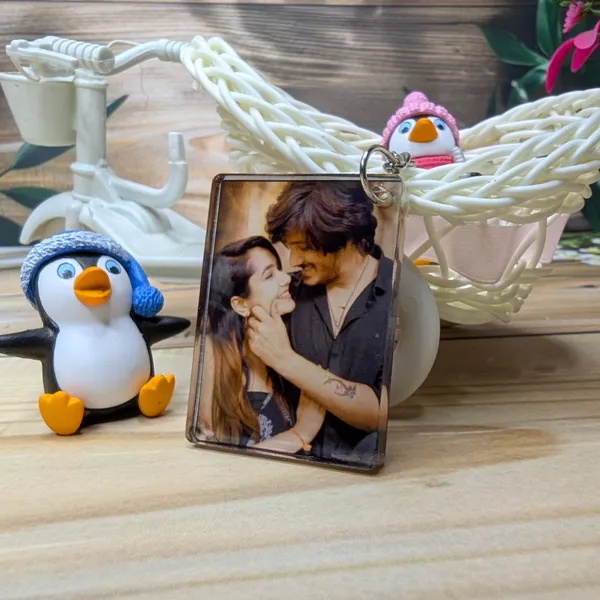 Vibrant_Photo_Acrylic_Keychain_-_Custom_Image_Display