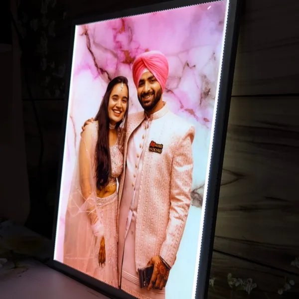 Customizable_Led_Backlight_Glass_Photo_Frame_-_Stunning_Personalized_Display