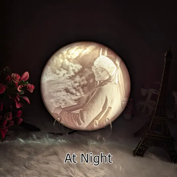 Personalized_3D_Lithophane_Photo_Lamp_-_Your_Memories,_Illuminated