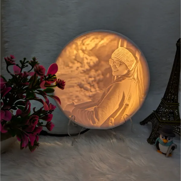 Personalized_3D_Lithophane_Photo_Lamp_-_Your_Memories,_Illuminated