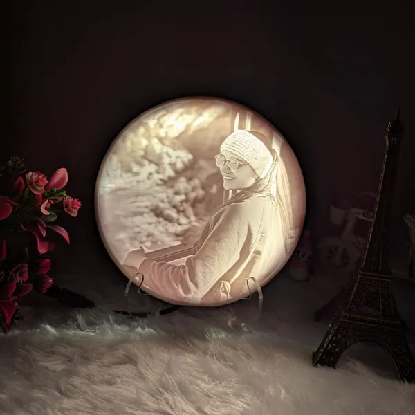 Personalized_3D_Lithophane_Photo_Lamp_-_Your_Memories,_Illuminated