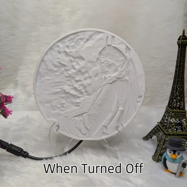 Personalized_3D_Lithophane_Photo_Lamp_-_Your_Memories,_Illuminated