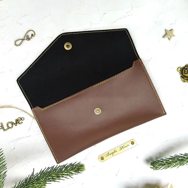 Personalized_Leather_Women_Clutch_With_Custom_Name