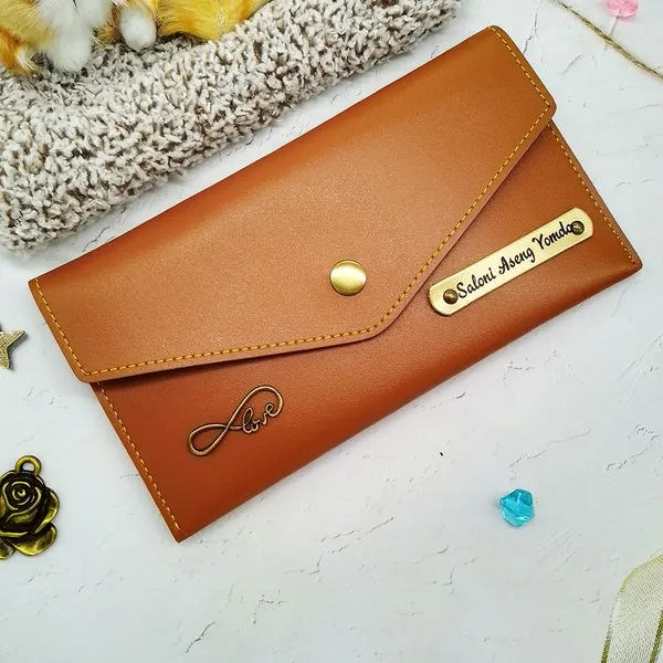 Personalized_Leather_Women_Clutch_With_Custom_Name