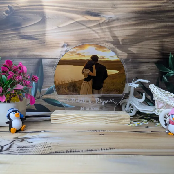 Personalized_Acrylic_Led_Lamp_With_Image,_Names_And_Date_-_Best_Couple_Gift_For_Anniversary,_Wedding,_Valentine_And_For_Other_Romantic_Occasion