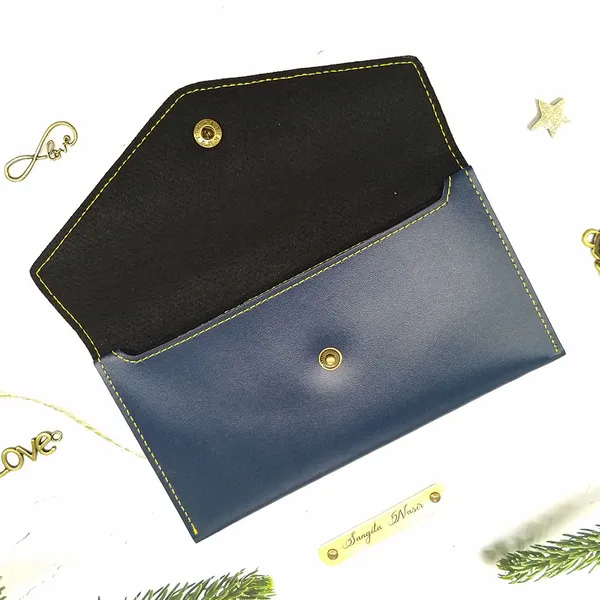 Personalized_Leather_Women_Clutch_With_Custom_Name