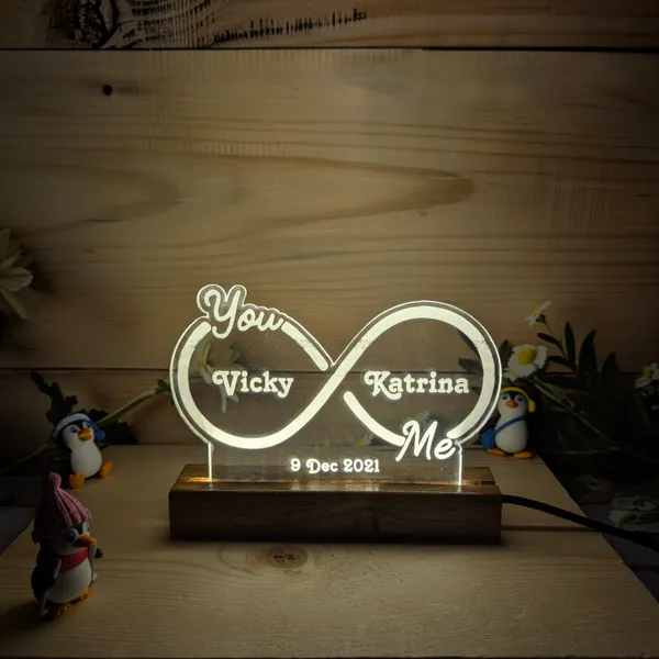 Personalized_Acrylic_Infinity_LED_Lamp_with_Wooden_Base