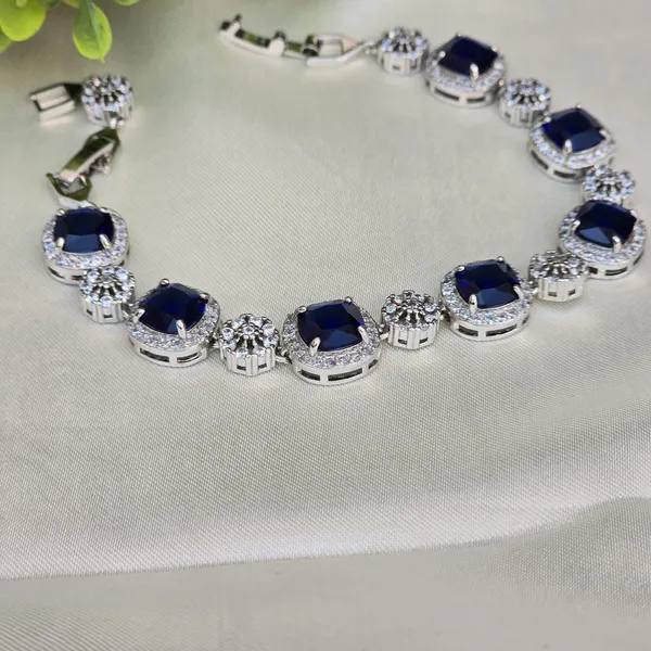 Blue_Stainless_Steel_Sapphire_With_American_Diamond_&_Water_Resistant_Bracelet_For_Women