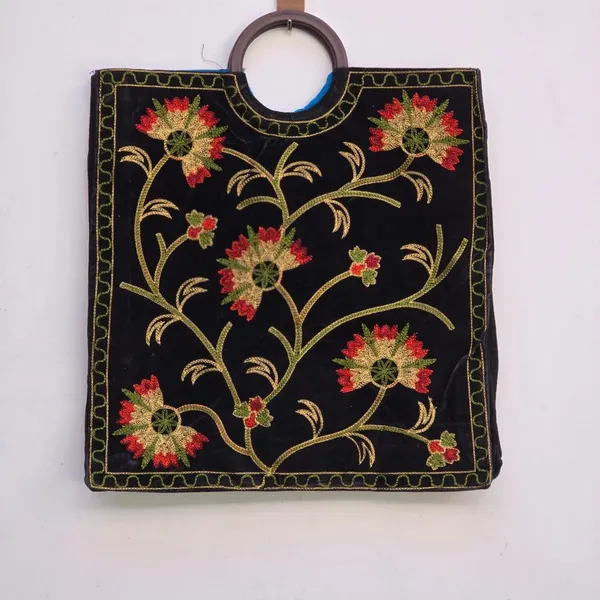 Black_Soft_Velvet_Fancy_Embroidered_Bag