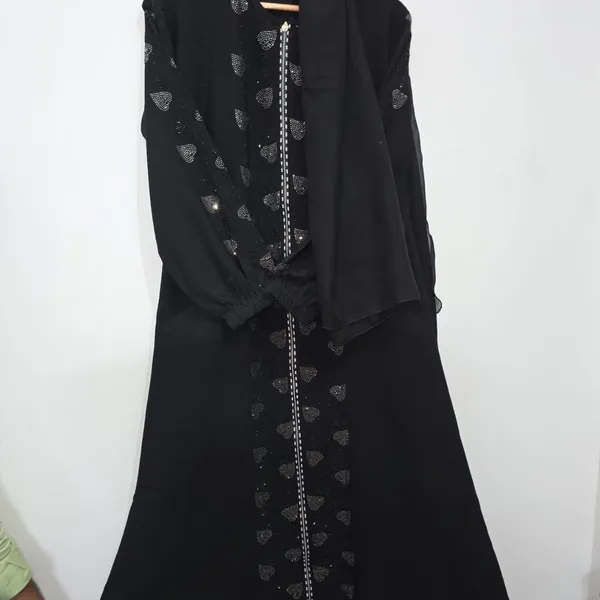 Black_Georgette_Abaya_With_Front_Zip_&_Crystal_Work