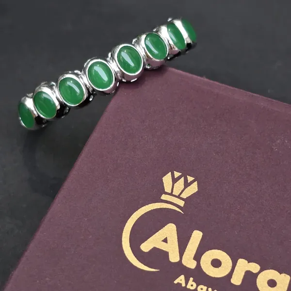 Green_Stainless_Steel_Emerald_Oval_Design_Stone_Bangle