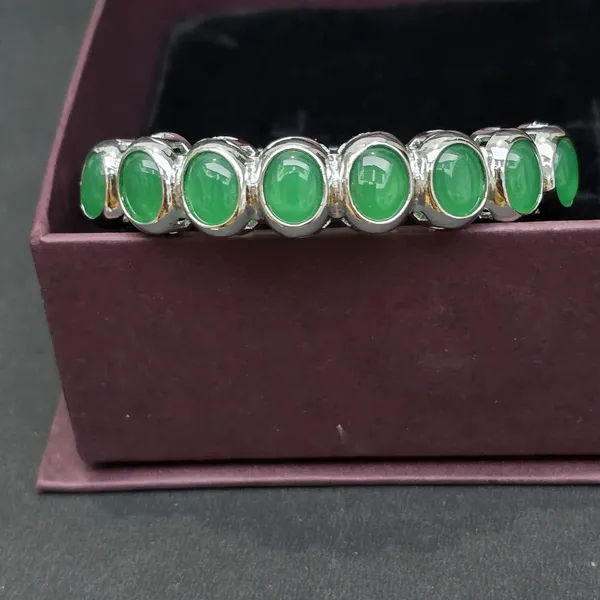 Green_Stainless_Steel_Emerald_Oval_Design_Stone_Bangle