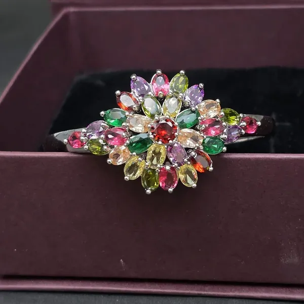 Multicolor_Stainless_Steel_Flower_Design_Stone_Bangle