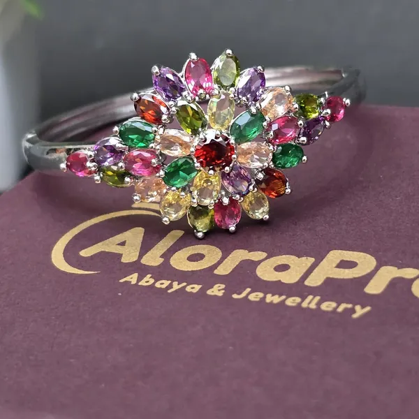 Multicolor_Stainless_Steel_Flower_Design_Stone_Bangle