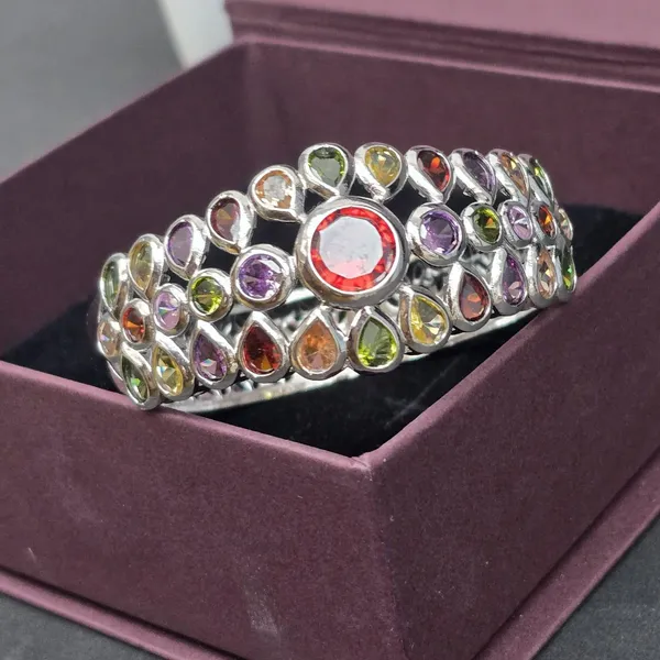 Multicolor_Stainless_Steel_Oval_Design_Stone_Bangle