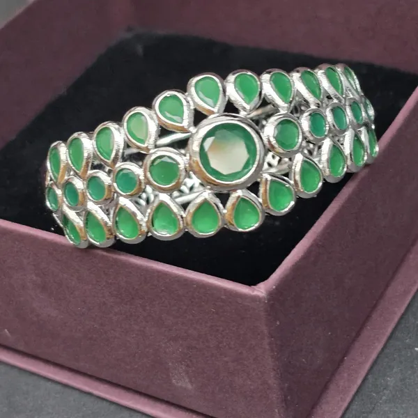 Green_Stainless_Steel_Emerald_Oval_Design_Stone_Bangle