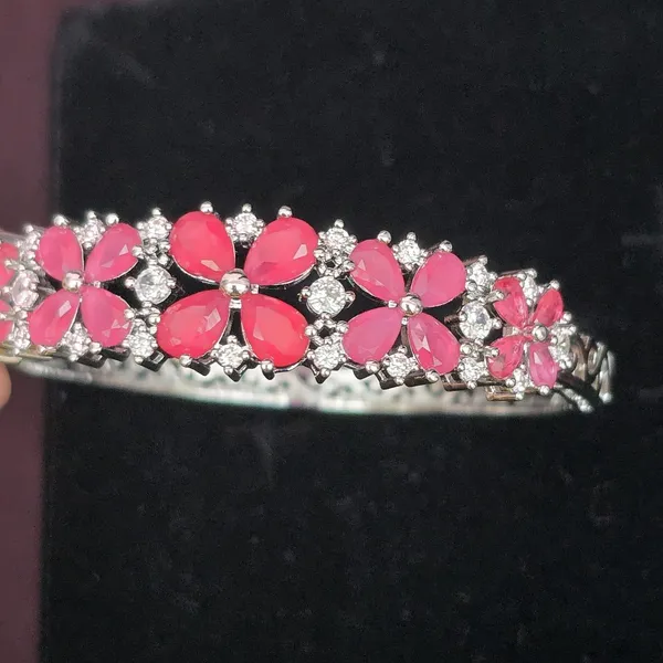 Ruby_Stainless_Steel_Ruby_4_Leaf_Flower_Design_Stone_Bangle
