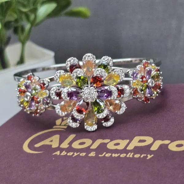 Multicolor_Stainless_Steel_Flower_Design_Stone_Bangle