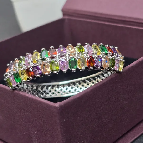 Multicolor_Stainless_Steel_Flower_Design_Stone_Bangle