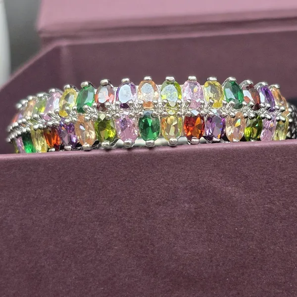 Multicolor_Stainless_Steel_Flower_Design_Stone_Bangle