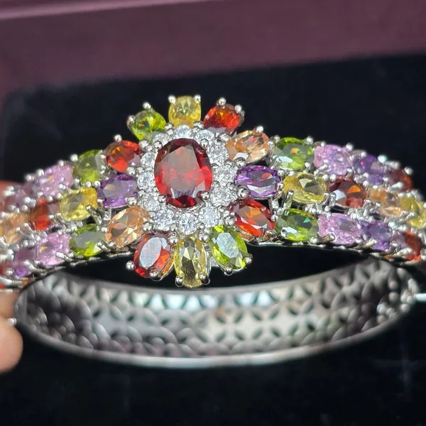 Multicolor_Stainless_Steel_Flower_Design_Stone_Bangle