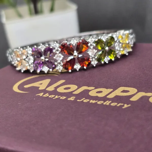 Multicolor_Stainless_Steel_Flower_Design_Stone_Bangle