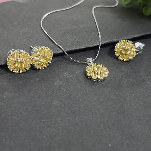 Yellow_Stainless_Steel_Sapphire_Pendant_Set