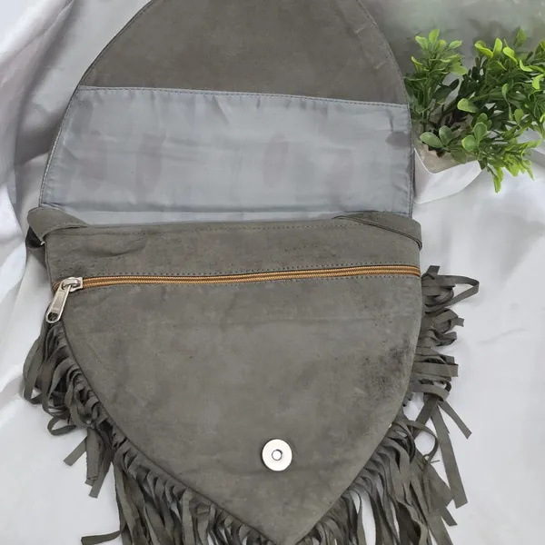 Leather_Sling_Bag_For_Women_&_Girls